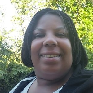 Meet your Posher, Latisha